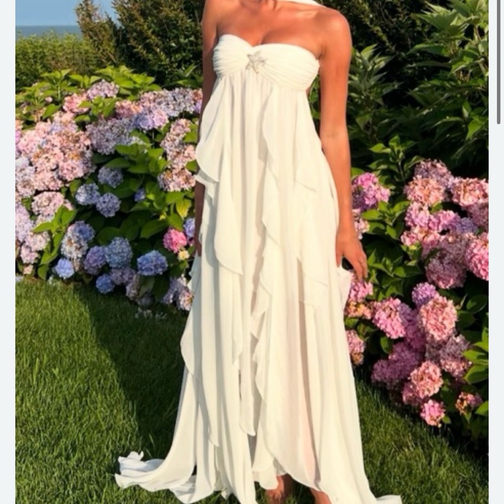 Nana Jacqueline White Dress with Silver Accent